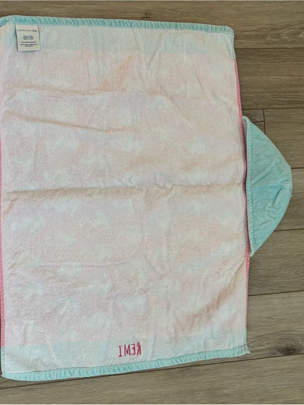 Pottery Barn Kids Pink Seahorse hooded bath towel personalized w/name “REMI”